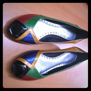 BCBG Peep toe low wedge